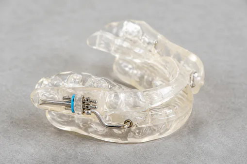Sleep apnea oral appliance mouthguard